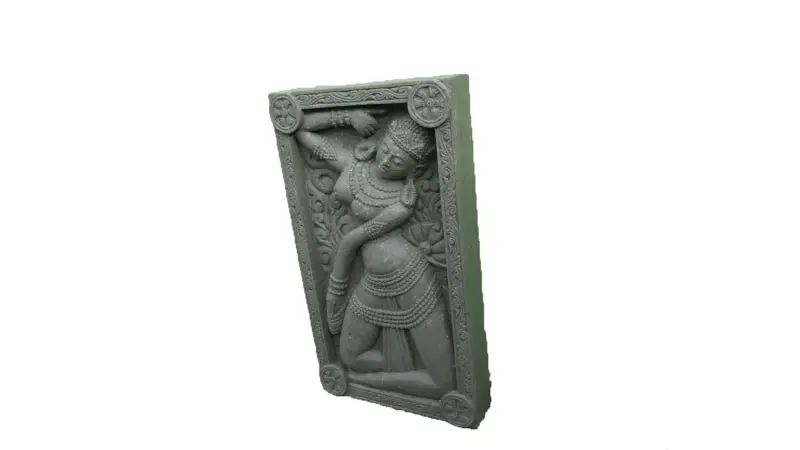 Product image 1 of the product “Relief Figures in rect frame, in various motive and sizes. Lady figure | 100 cm ”